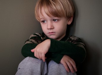 کودک ناراحت